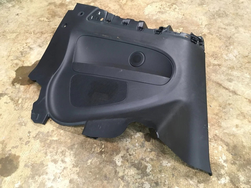 2013 Volkswagen Beetle Rear Left LH Interior Door Trim Panel 5C5867043 OEM . Foto 2 de 4