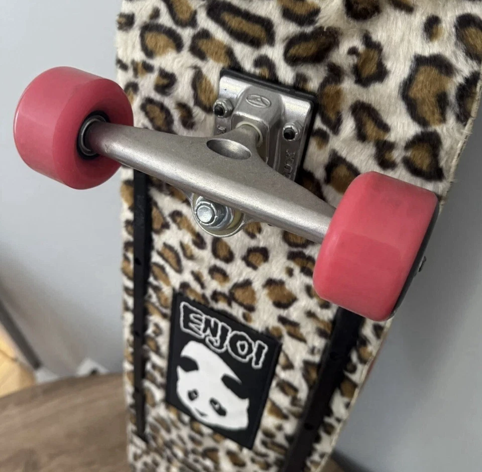 Enjoi ковер Muncher круизер скейтборд полный (NeverSkated) $350 OBO - Изображение 2 из 4