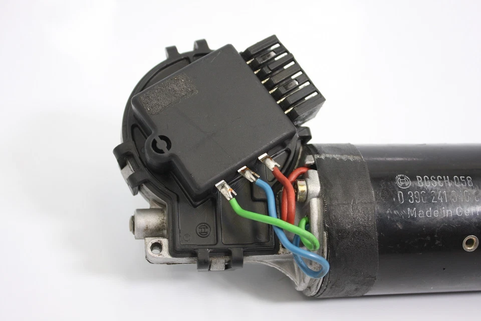 Оригинальный двигатель стеклоочистителя переднего лобового стекла Bosch для Porsche 911 993 (1995–1998 гг.) - Изображение 3 из 4