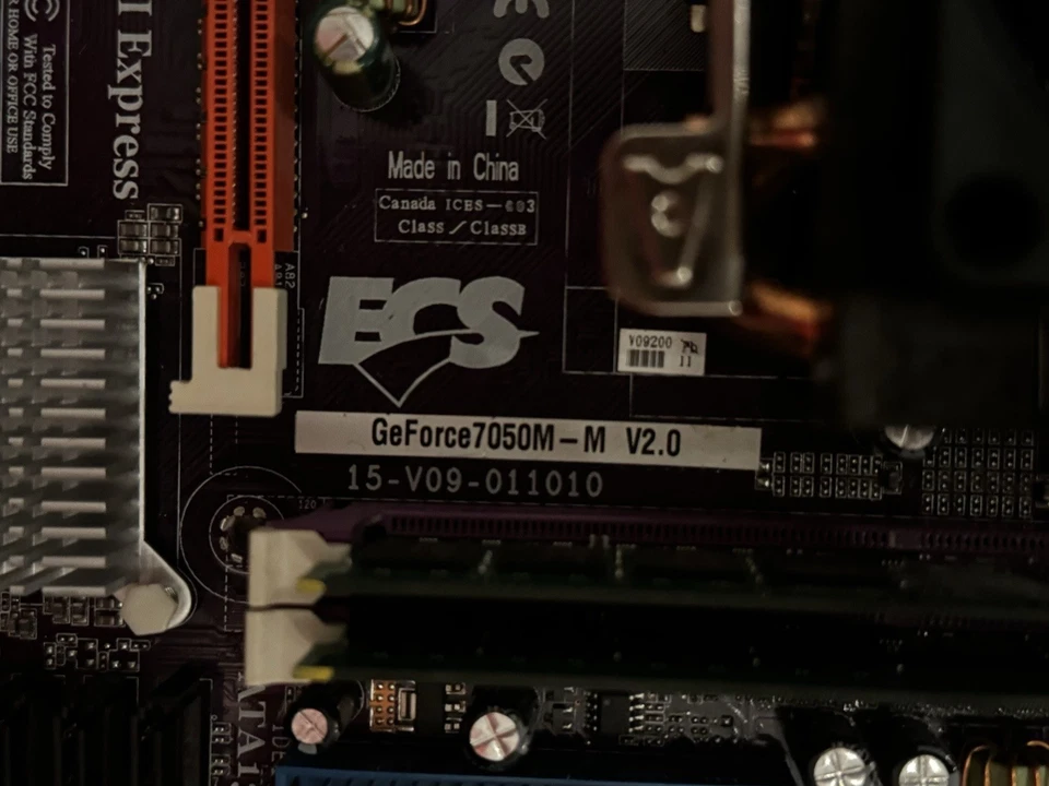 Combo de placa madre y CPU Micro-ATX Micro-ATX Gigabyte GA-MA78GM-S2H AMD Athlon 64-X2 AM2+ Foto 3 de 4