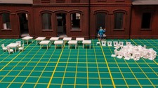 10 Wirtshaustische mit 40 Stühlen in 1:87 z....