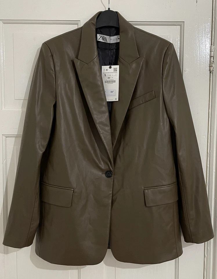 CHAQUETA BLAZER ZARA MARRÓN IMITACIÓN CUERO CON HOMBRERAS, BOLSILLOS TALLA S NUEVA CON ETIQUETAS Foto 2 de 4