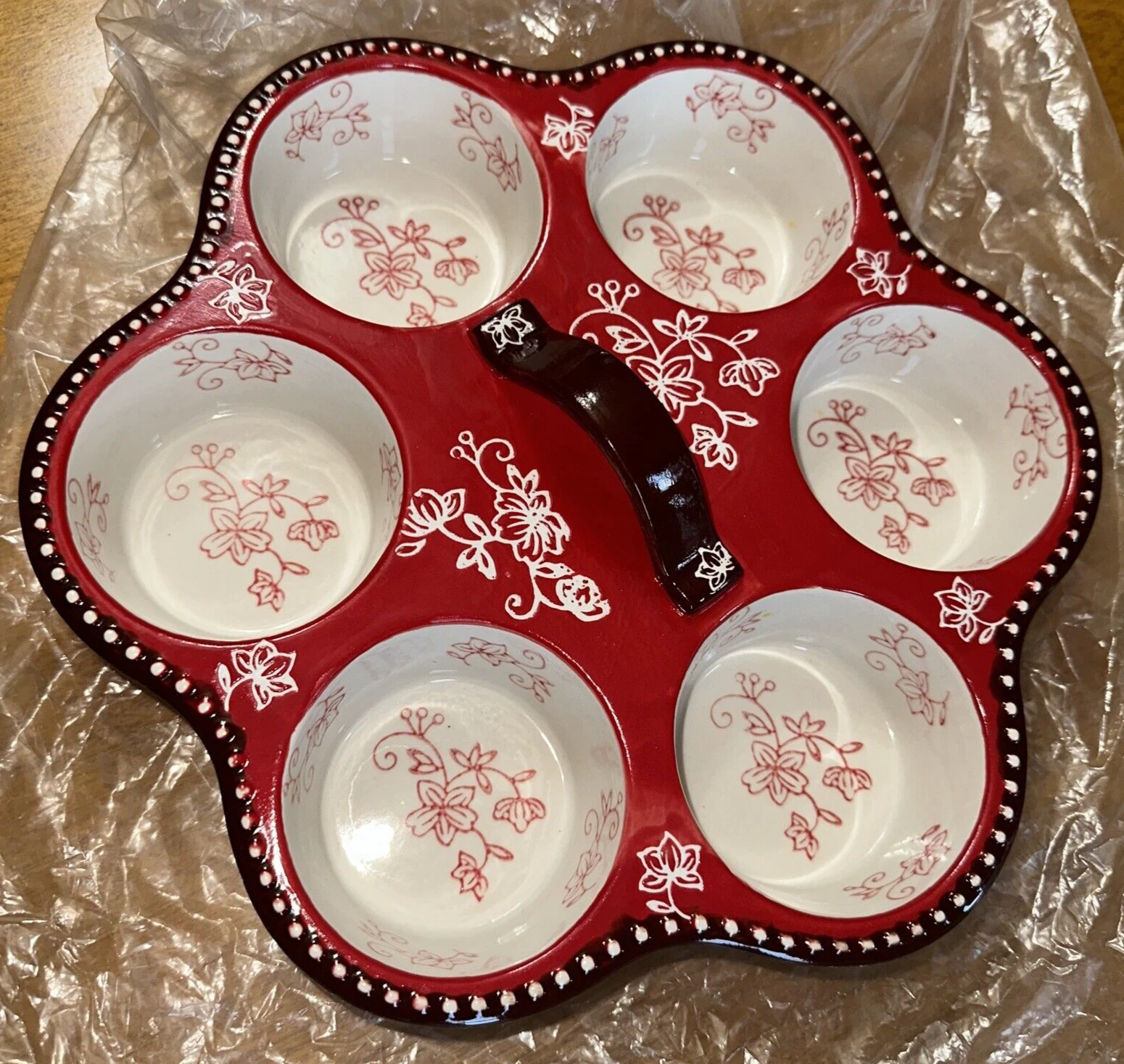 Temptations By Tara Red Floral Lace Handled Muffin Cupcake Carrier Baker ~ NOS
Opens in a new window