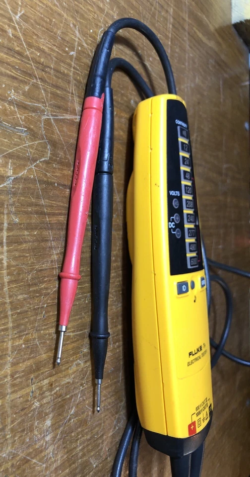 A Fluke T+ Electrical Tester MULTIMETRO DIGITALE Oscilloscopio Spettro Foto 2 de 4