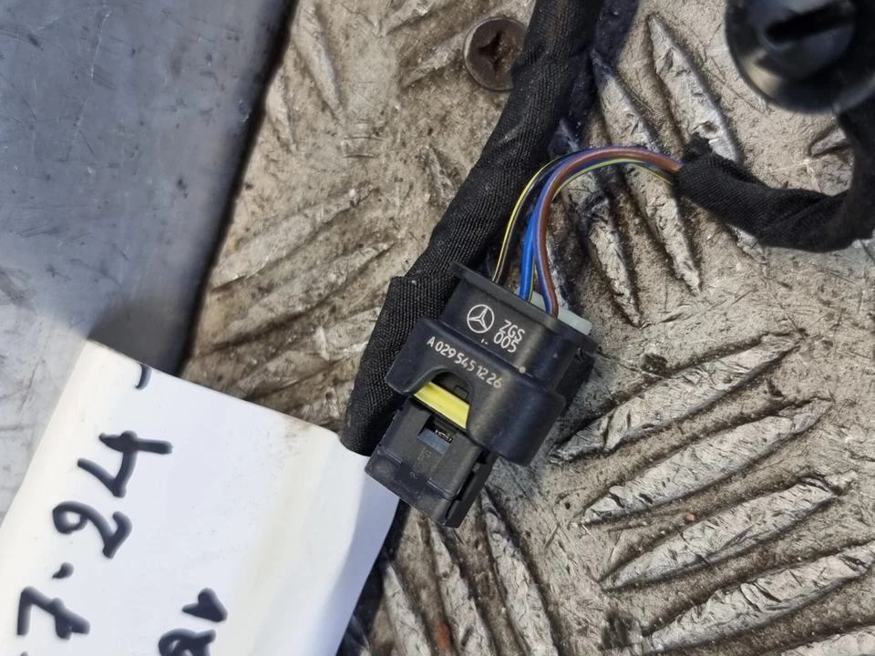 MERCEDES A200 BERLINA PARACHOQUES TRASERO CABLEADO TELAR A1775404437 W177 1.3L AUTO HYB 2024 Foto 4 de 4