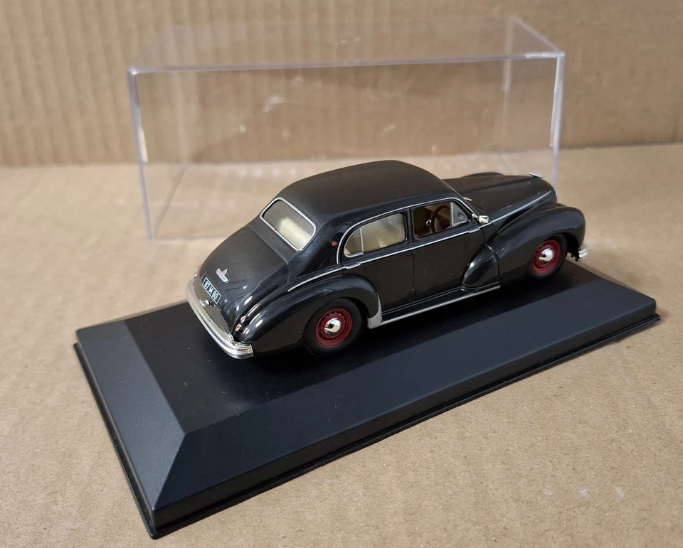 Hotchkiss Anjou 1950 1/43 IXO Scatola Vetrina - Immagine 2 di 3