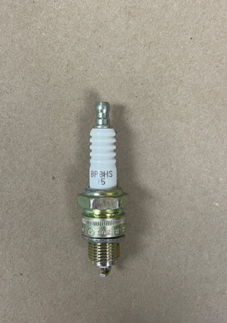 New NGK 6729 BP8HS-15 Spark Plug