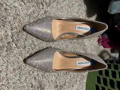 Steve Madden Womens Daisie Crystal Pointed Toe Slip On Classic