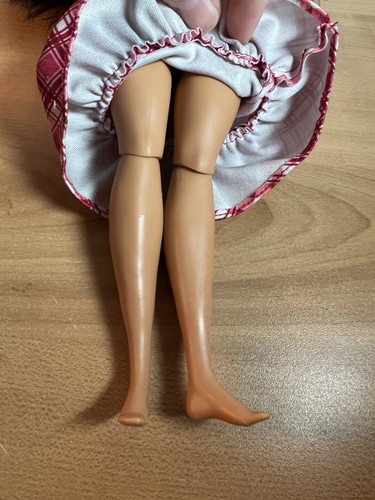 2019 Mattel Fashion Barbie Pink Red Plaid Dress Articulated Joints, Hoop Earring - Picture 4 of 9