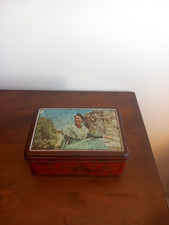 ANCIENNE BOITE A BISCUITS "ARLESIENNE"