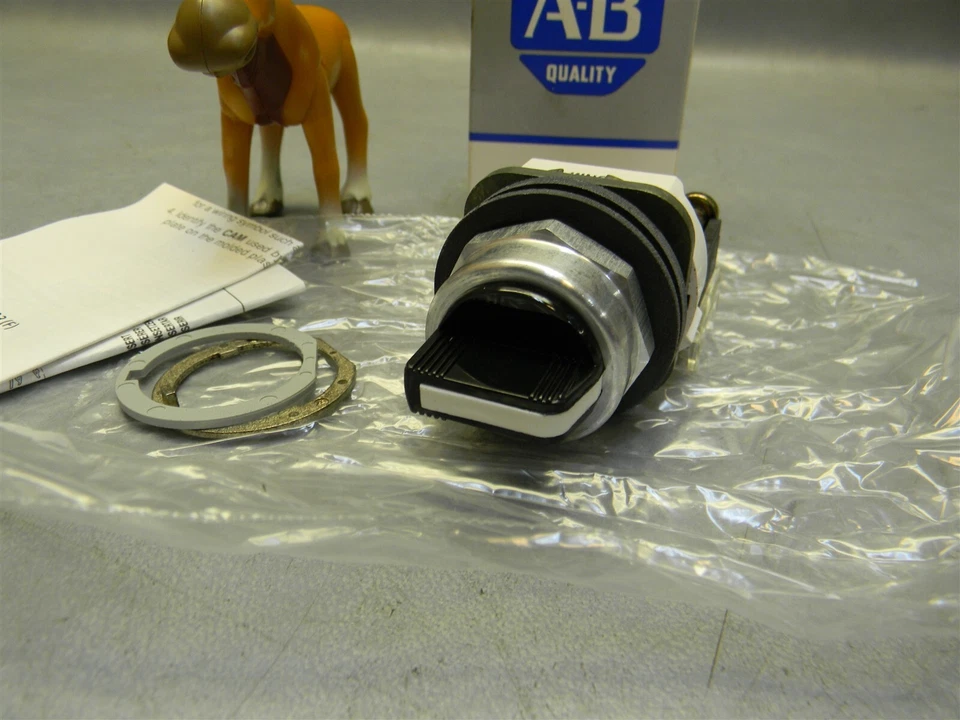 Allen Bradley Rockwell 800T-J2A Selector Switch 3 position Maintained - Image 3 of 4