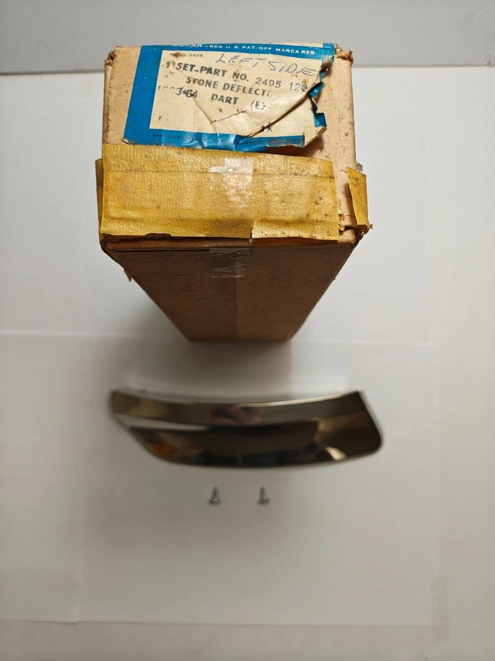 Dodge Dart 1963-1964 accesorio rueda trasera apertura piedra deflector 2495120 nuevo en stock Foto 3 de 4