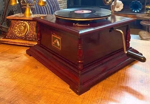 Antique Gramophone, Fully Functional Working Phonograph, win-up record player - Picture 8 of 13