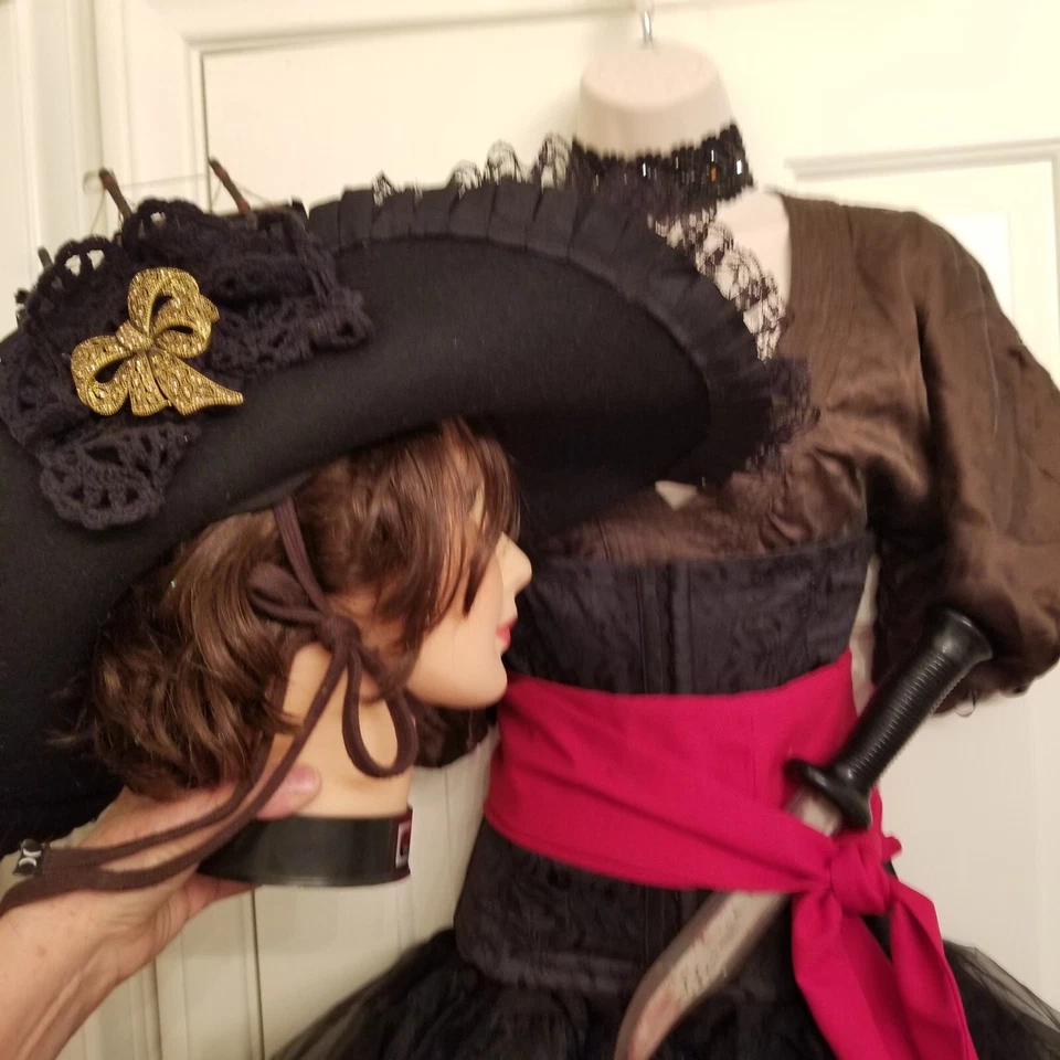 Sombrero Pirata Jolly Roger Personalizado Disfraz Completo Múltiples Piezas Algunas Nuevas con Etiquetas Talla S-M Foto 3 de 4