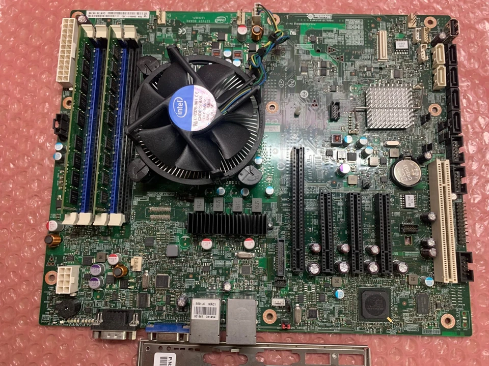 Server NAS Intel S1200BTL Xeon E3-1220V2 16GB TrueNAS ProxMox Win 2025 - Bild 4 von 4