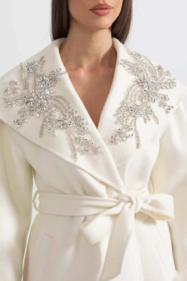 Abrigo de cachemir con puños de piel de zorro y detalles florales 3D - marfil (talla: L) Foto 3 de 4