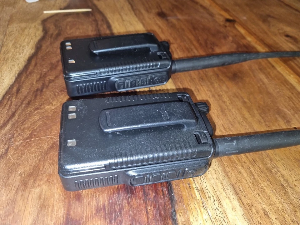 2x Yaesu VX-8GE Dual Band Built in GPS Handheld Transceiver 144 and 430 MHz's - Image 3 of 4