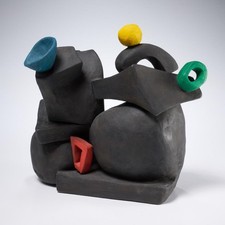 Escultura moderna geométrica colores primarios negros cerámica artística Sybil Maimin Studio