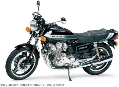 HONDA 6 CYLINDER 250 c.c. プラモデル Tamiya 1/6 Motorcycle Series No.20 Honda CB750F Plastic