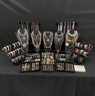 227 pc Antique Vintage Estate Costume Jewelry Some Signed. Lot 692