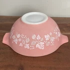 Pyrex Vintage Pink Gooseberry 1.5 Quart Cinderella Mixing Bowl # 442 Pre-Owned