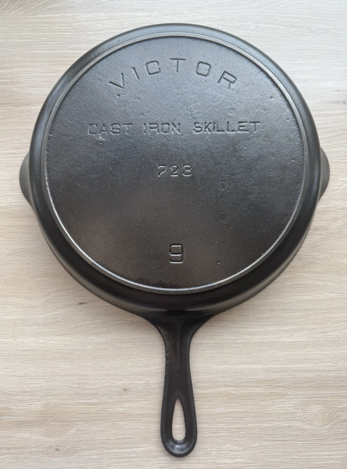 Victor By Griswold No. 9 Cracked Cast Iron Skillet 723