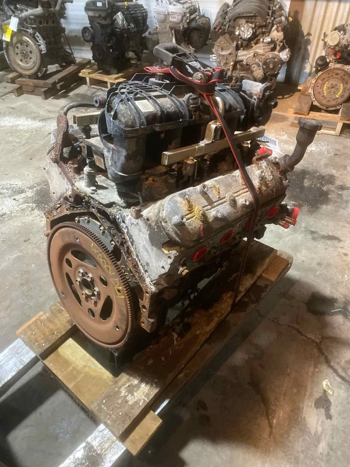 Used Engine Complete Assembly fits: 2007 Chevrolet Silverado 2500 pickup 6.0L VI - Image 2 of 4