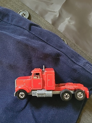 Hot wheels  Red semi  1982 WHITE 1:64th Size Metal. Rare Vintage Diecast Hot   