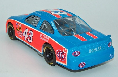 1996 RC 1:24 BOBBY HAMILTON #43 STP/Richard Petty Racing 25th Anniv '79 Red/Blue - Picture 9 of 13