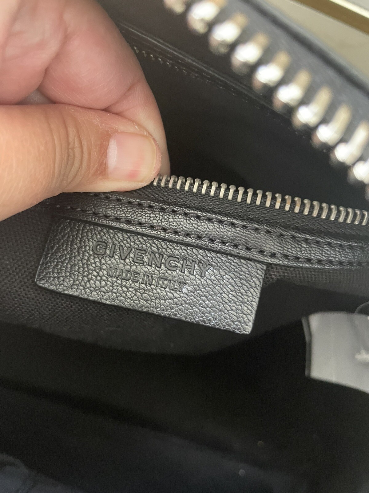 Givenchy Medium Black Grained Leather - image 7