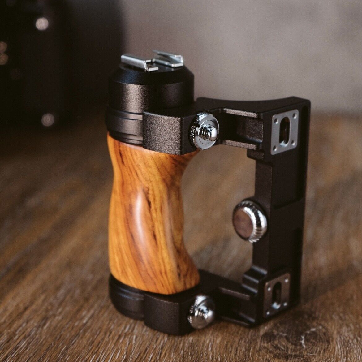 Wood Camera Hand Grip For Pentax 67 6X7 6*7 Left hand Handle Wood Camera Hand Grip For Pentax 67 6X7 6*7 Left hand Handle