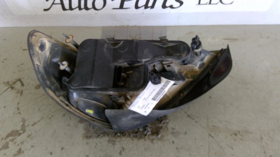 Conjunto de luz trasera izquierda usado se adapta a: Pontiac Grand am 1999 cuarto montado en panel Foto 4 de 4
