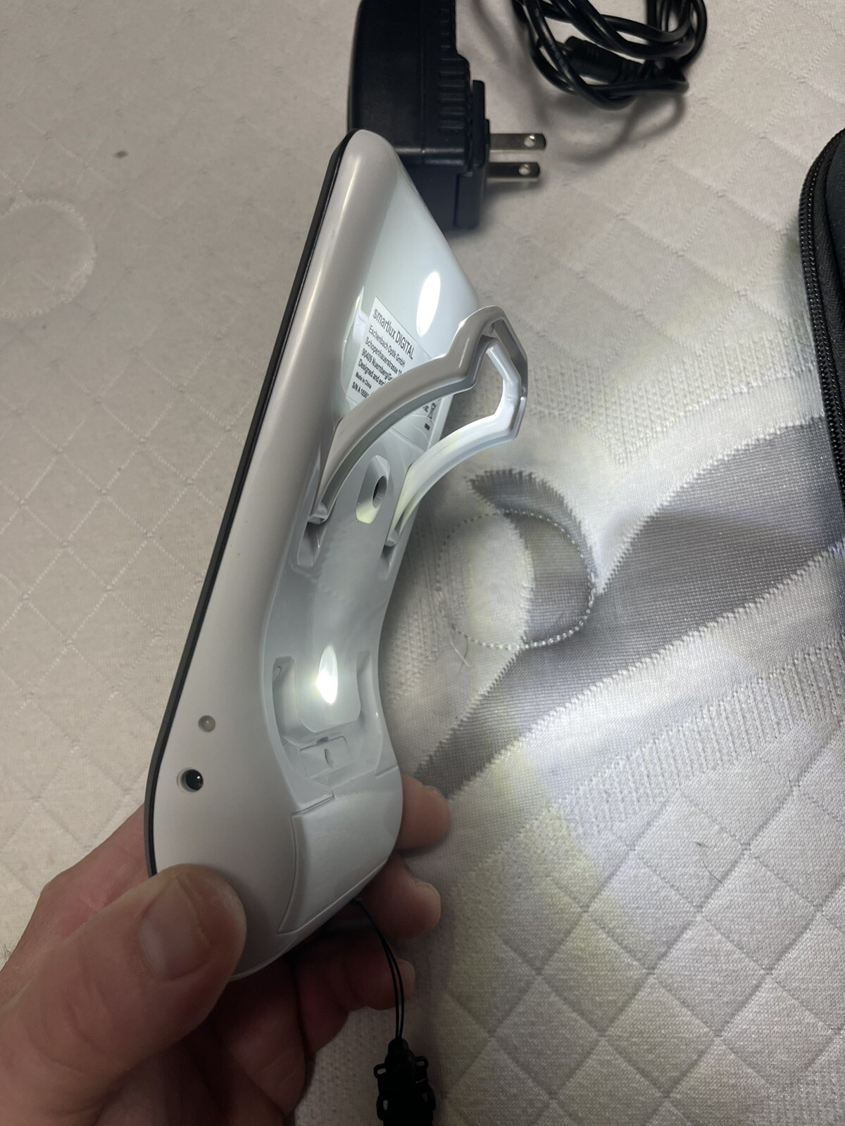 Eschenbach SmartLux Digital Hand Held Video Magnifier with Case and