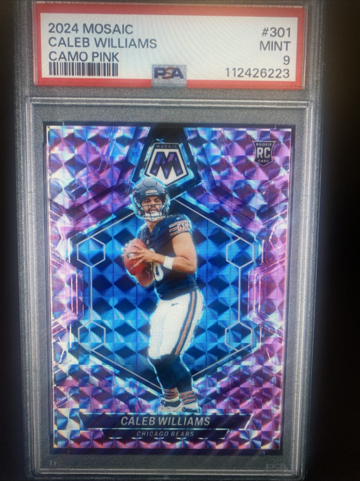 2024 Panini Mosaic Caleb Williams RC #301 CAMO PINK Prizm PSA 9 QB CHICAGO BEARS