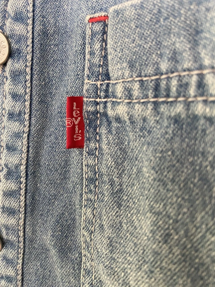 Vintage 90s Levi's Youth Button Down Denim Shirt Size 8-10 Red Tab Metal Buttons - Image 2 of 4
