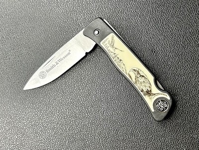 Smith & Wesson Folding Scrimshaw Knife - Bald Eagle - Vintage - Look!