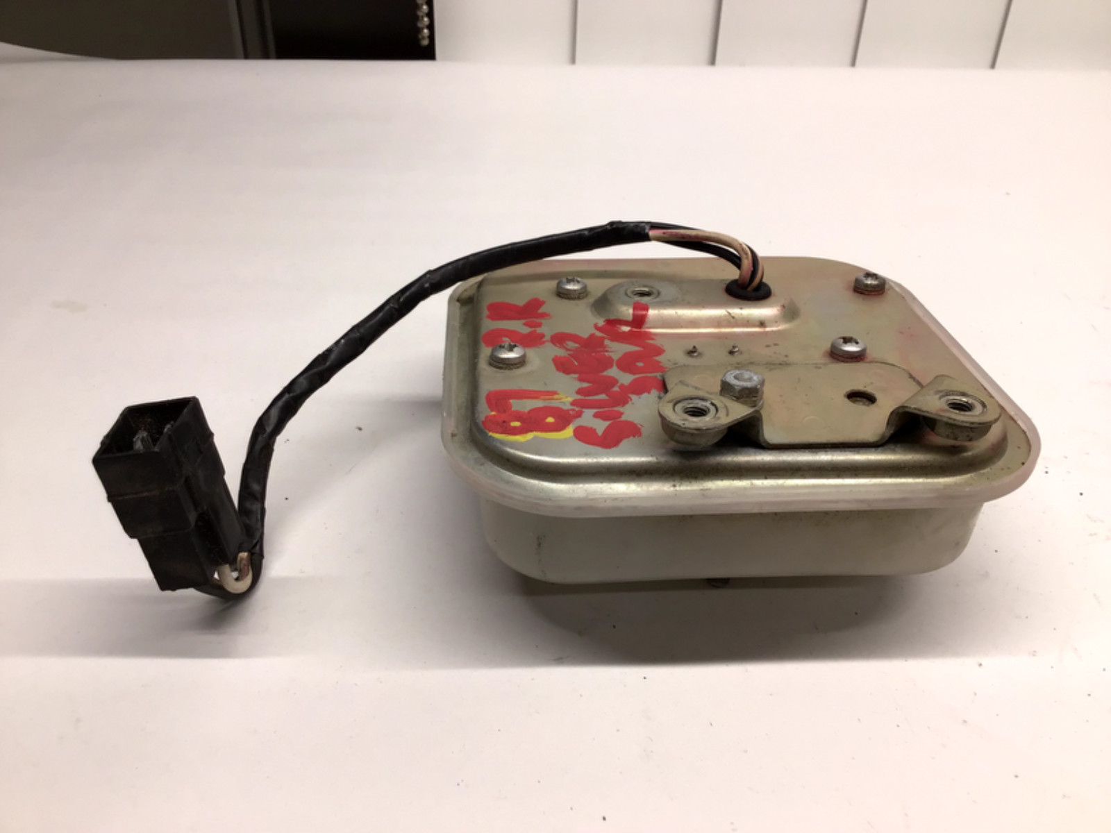 1981-97 Rolls Royce Bentley Silver Spirit Central Locking Door Solenoid UB43263