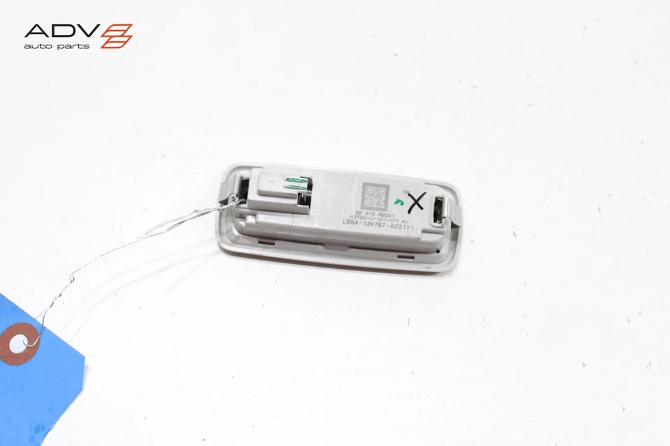 FORD MUSTANG MACH-E 2021-2024 LUZ CÚPULA TRASERA DERECHA LÁMPARA DE LECTURA OEM Foto 4 de 4