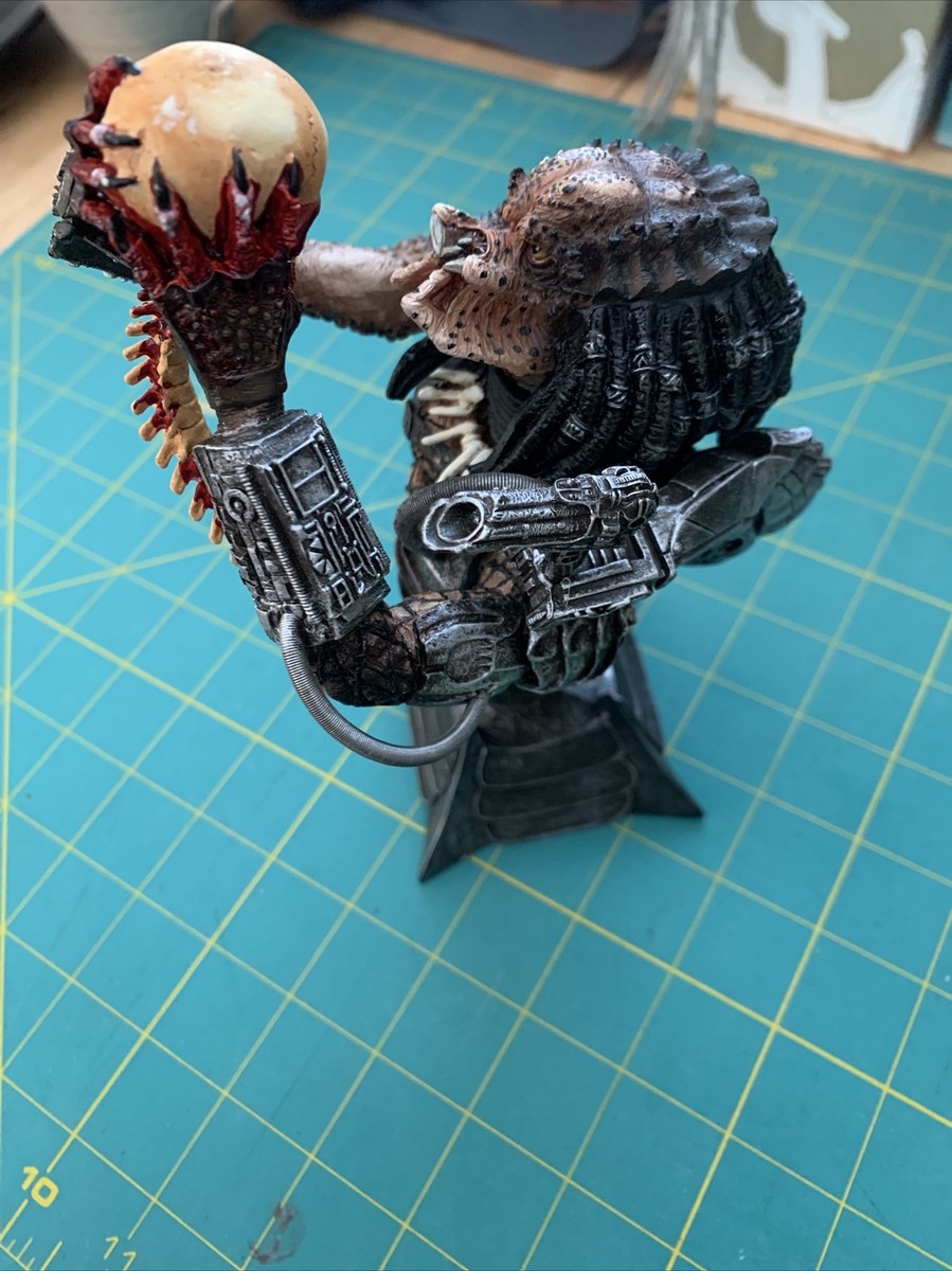 2005 Predator Special Edition Mini Bust palisades toys limited