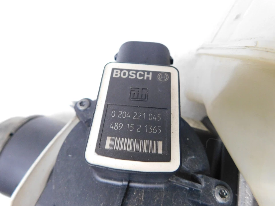 Mercedes Benz SL55 AMG R230 2005 Power Brake Master Cylinder A0004300112 J114 - Image 4 of 4