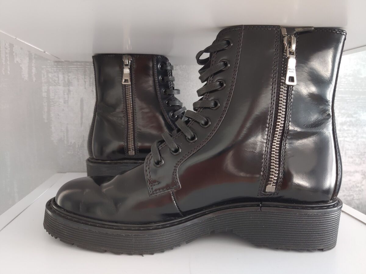Prada Womens Combat Two Zip Lace Up Ankle Boots Black Patent Prada Womens Combat Two Zip Lace Up Ankle Boots Black Patent