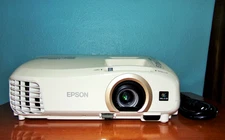 Epson Home Cinema 2040 1080p Home Theater Projector Very Good Condition ISSUE