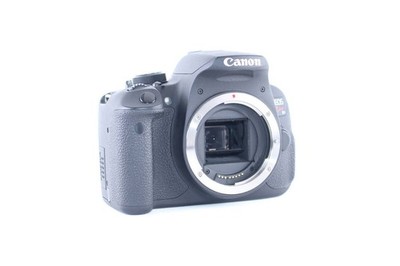 Canon EOS KiSS X7i / EF-S 55-250mm F4-5.6 IS STM / EF-S 18-55mm F3