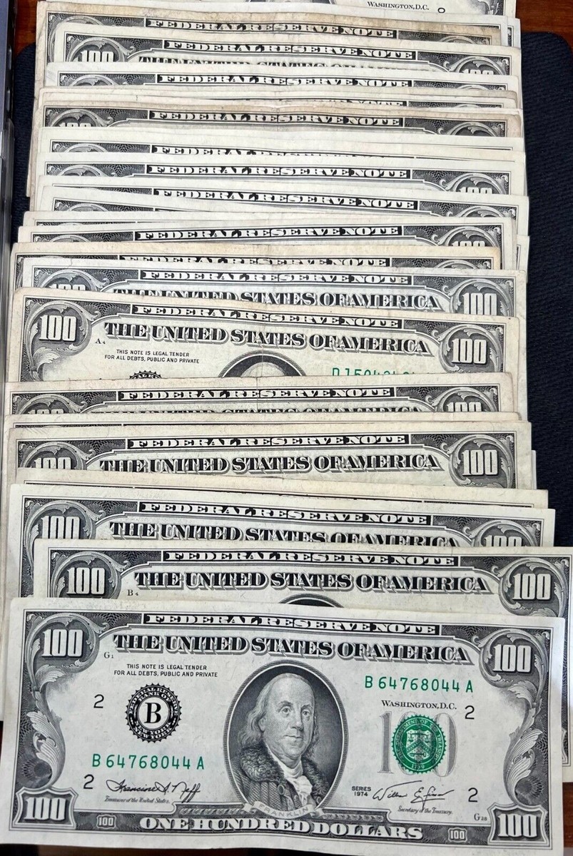 Scratch Cash Dollar Box, 10 Bundles With 100 Dollar Old Style Banknotes