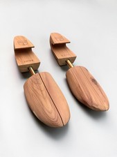Houndsbay Cedar Shoe Stretcher Pair Aromatic Wood Shapers Size Small