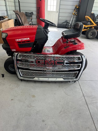 GMC Yukon OEM grill