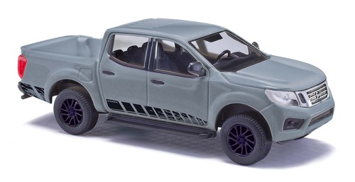 Camioneta pickup Nissan Navara 2015 gris ensamblada Busch 53711 HO doble cabina | Zustand: New