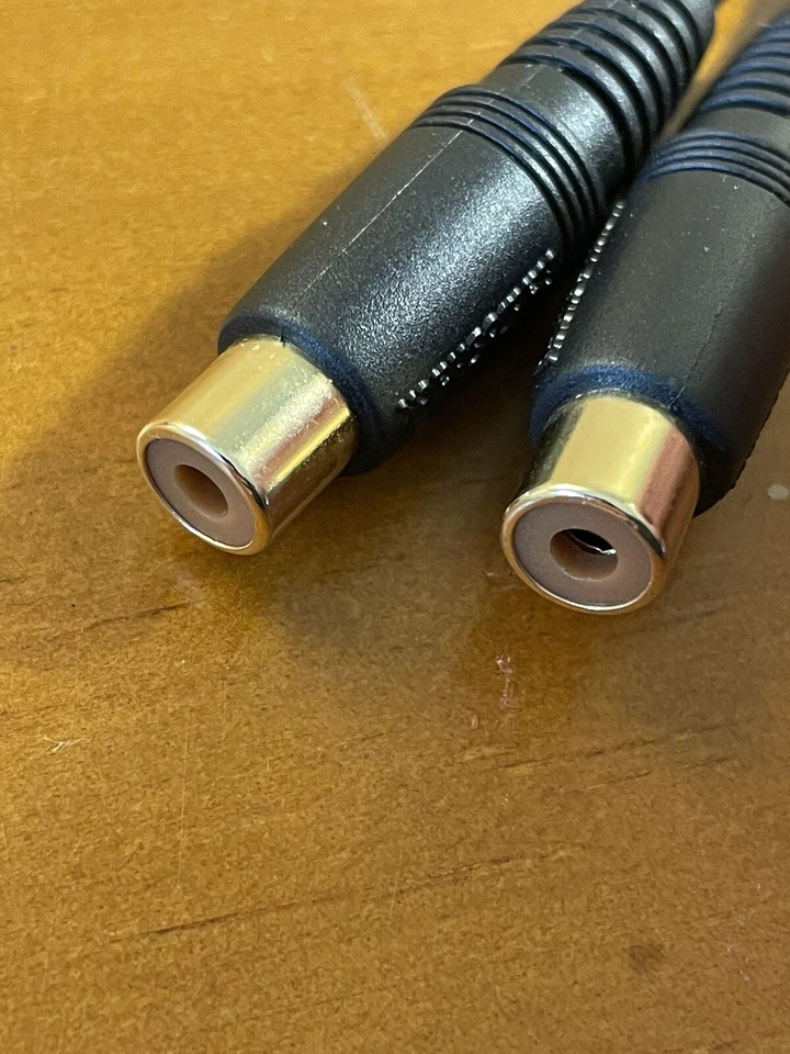 RadioShack  Cable Stereo Y Adapter. Male To (2) Female 6 inch B1 - Image 3 of 4