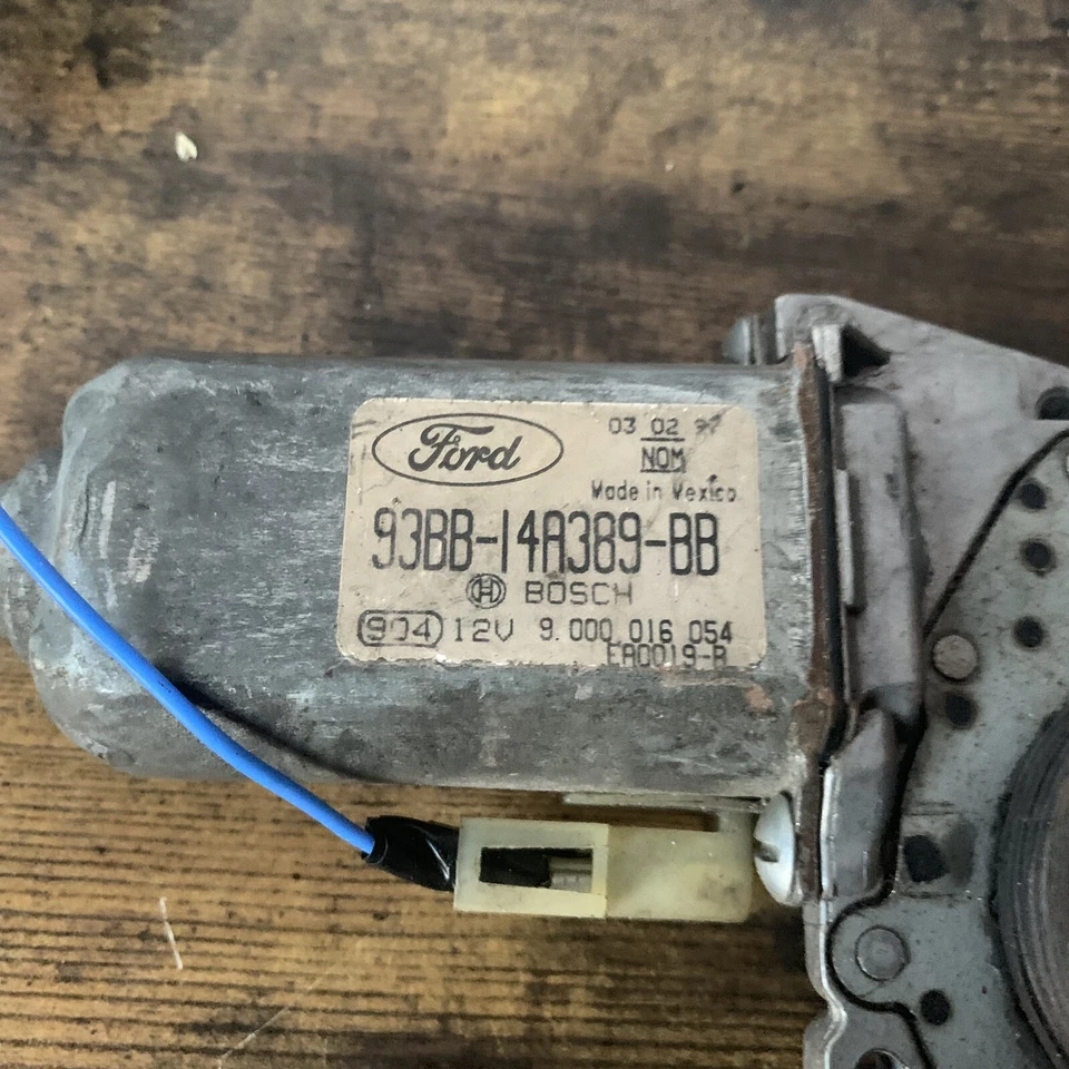 Переключатель заднего левого стеклоподъемника двигателя 1995-1997 Ford Contour Mystique новый из старых запасов LR107402 - Изображение 3 из 4