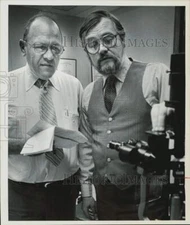 1980 Press Photo Dr. Lee Hirsch and Dr. Leo Bores at office in Springfield.